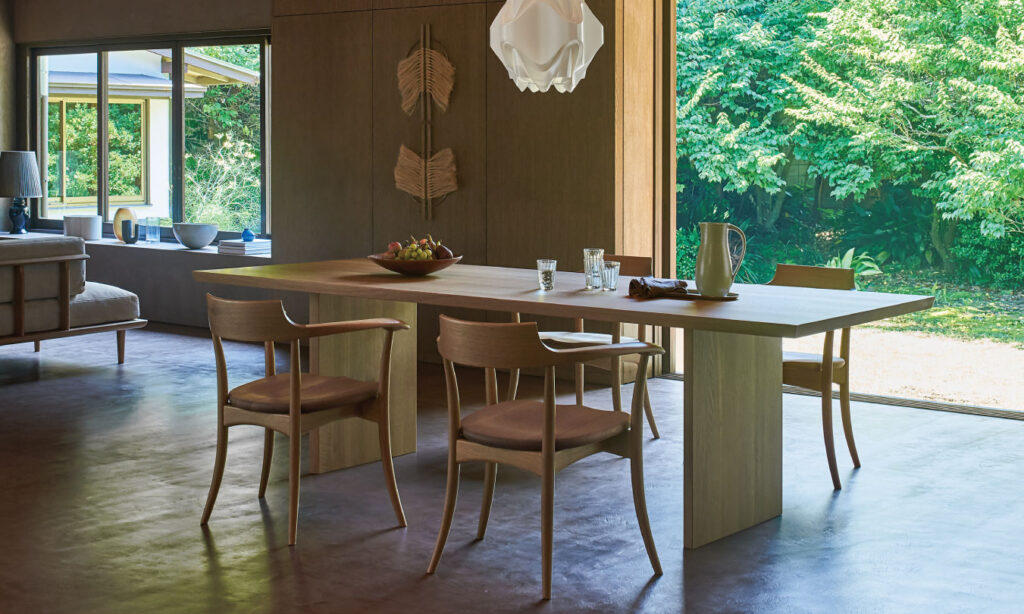 HIDA 飛騨産業木製アームチェア ダークブラウン