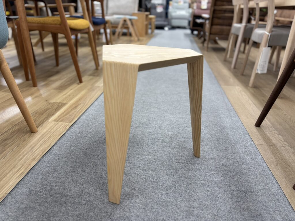 宮崎椅子製作所 ORI スツール 側面