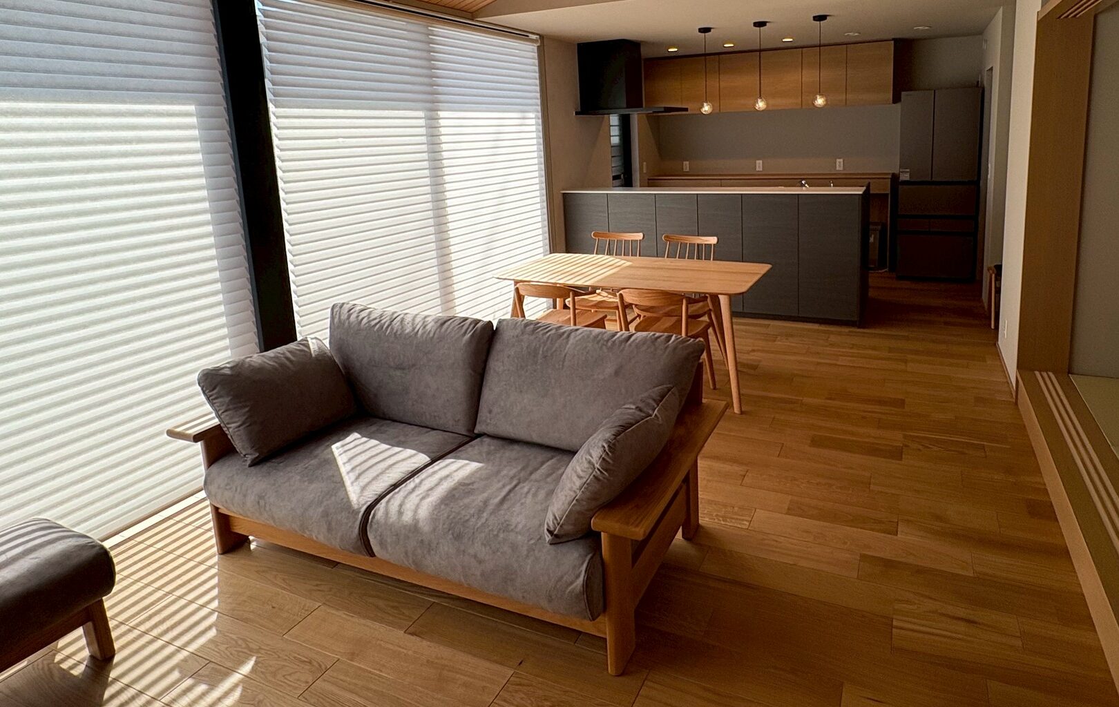 納品事例】ナガノインテリア レッドオークのあたたかみある上質な